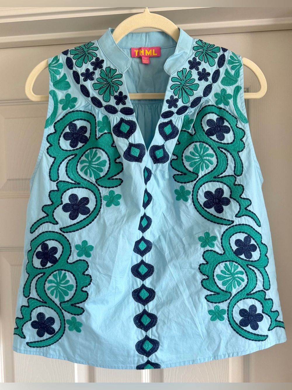 THML Light Blue, Teal, Navy Sleeveless V-Neck Floral Embroidered Top - Sz XS